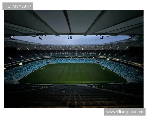 星空足球场：打造夜间专属的足球娱乐空间，让运动与浪漫在星空下完美融合